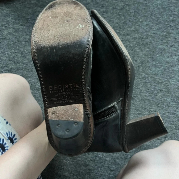 Bed Stu Distressed Cobbler Sonic Black Leather Ankle Booties Size 10 - Picture 4 of 5